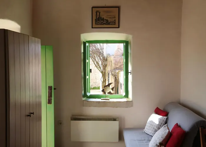 Axion Case de vacanță